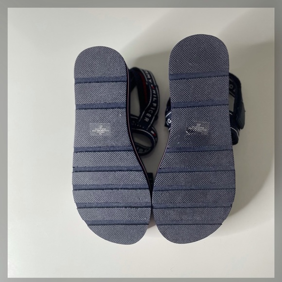 Tommy Hilfiger Women's two strap platform sandals - Picture 7 of 7